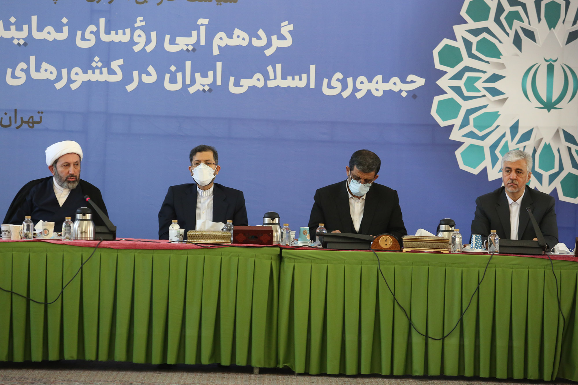 نشست مربوط به دیپلماسی عمومی،فرهنگی،ورزشی باحضوروسخنرانی وزیرمیراث فرهنگی،صنایع دستی وگردشگری ووزیر ورزش ورئیس سازمان فرهنگ وارتباطات اسلامی۱۴۰۰/۰۹/۲۲